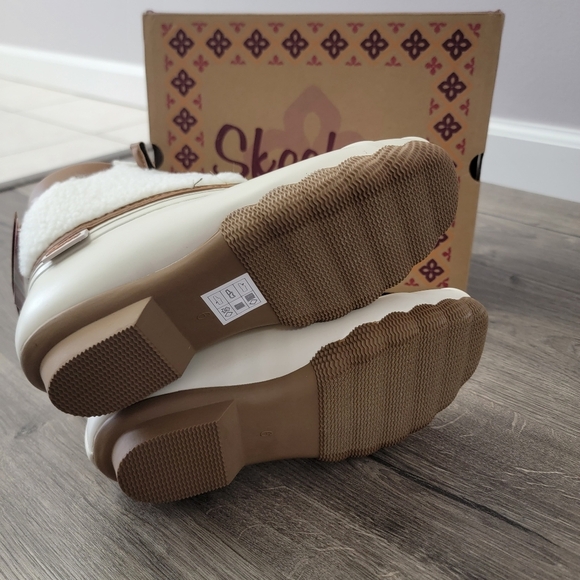 Women's Skechers memory foam & waterproof duck boots size 6 NEW - Picture 5 of 8